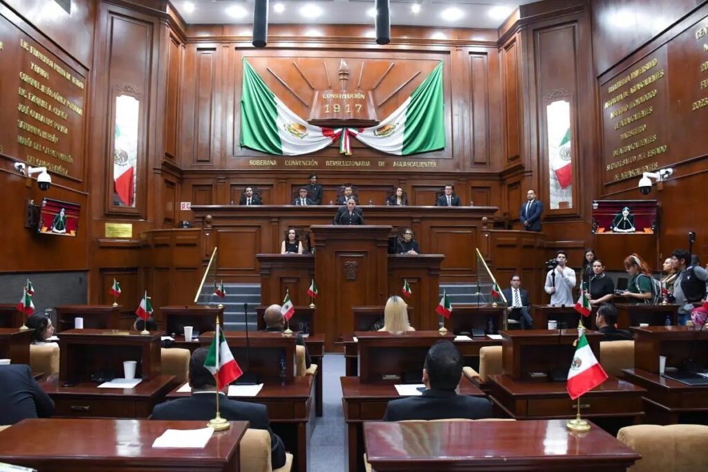 "No se metan donde no les importa": Congreso responde al IEE