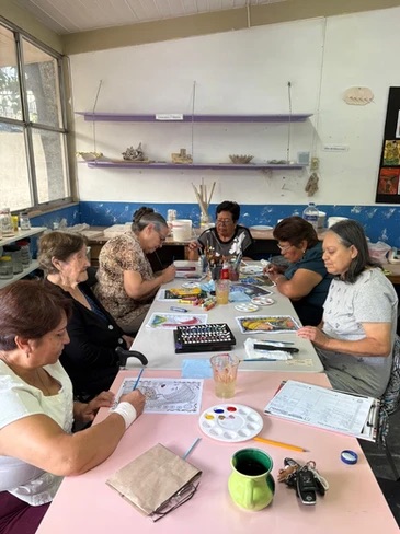La Estancia de Día Olivares Santana invita a los adultos mayores a sus clases de pintura