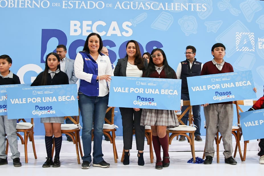 Jiménez inicia entrega de más de 11 000 becas “Pasos Gigantes” en todo Aguascalientes Noticias de Aguascalientes hoy