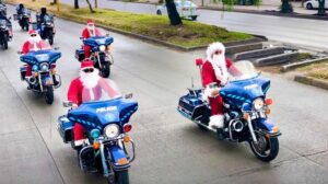 Policías entregan juguetes a niños y niñas en Aguascalientes