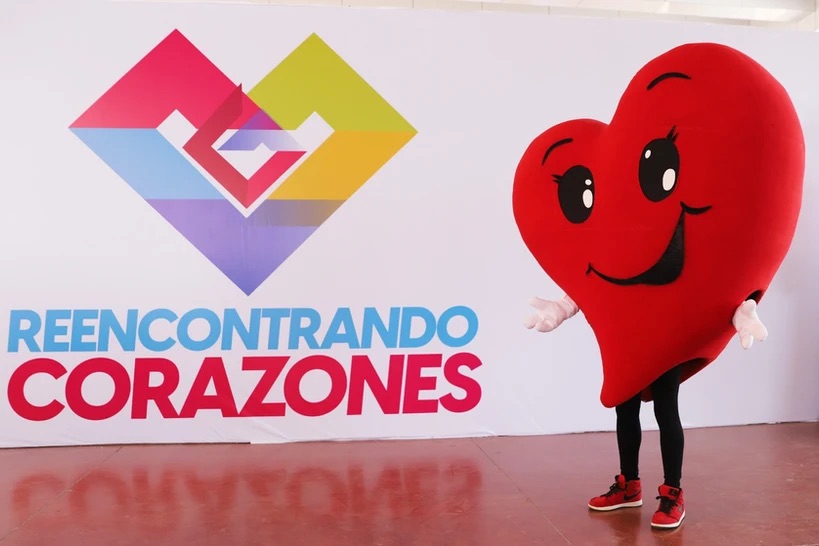 Programa “Reencontrando Corazones” para el reencuentro de familiares que viven EU
