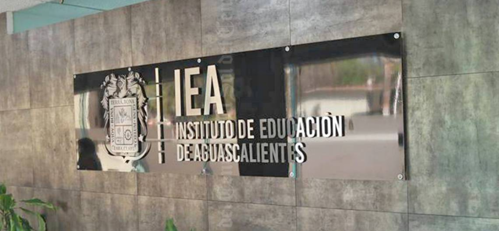 IEA detecta tres universidades que se tardan en entregar los títulos universitarios hasta 2 años