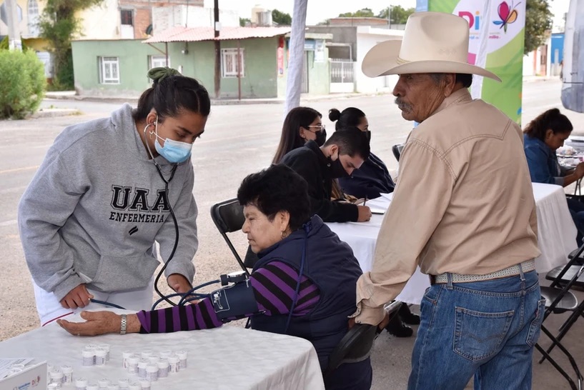 DIF Estatal brinda servicios y apoyos de salud gratis a Cosío