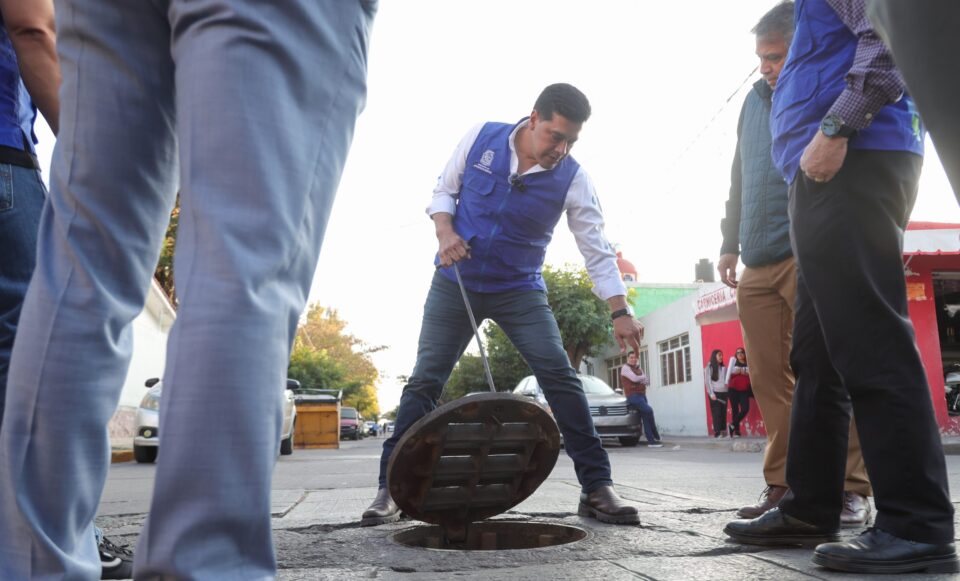 Leo Montañez recorre las calles de López Portillo