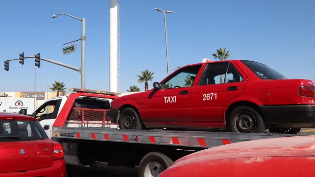 Taxistas piden una nueva prórroga para no retirar a los tsurus al terminar el mes