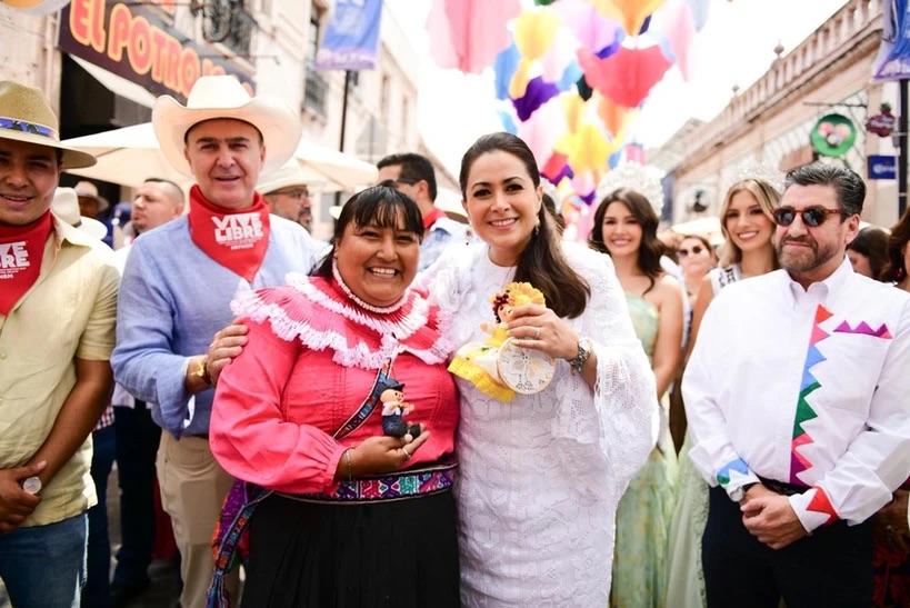 Tere Jiménez inaugura la FNSM 2026 con tradicional recorrido