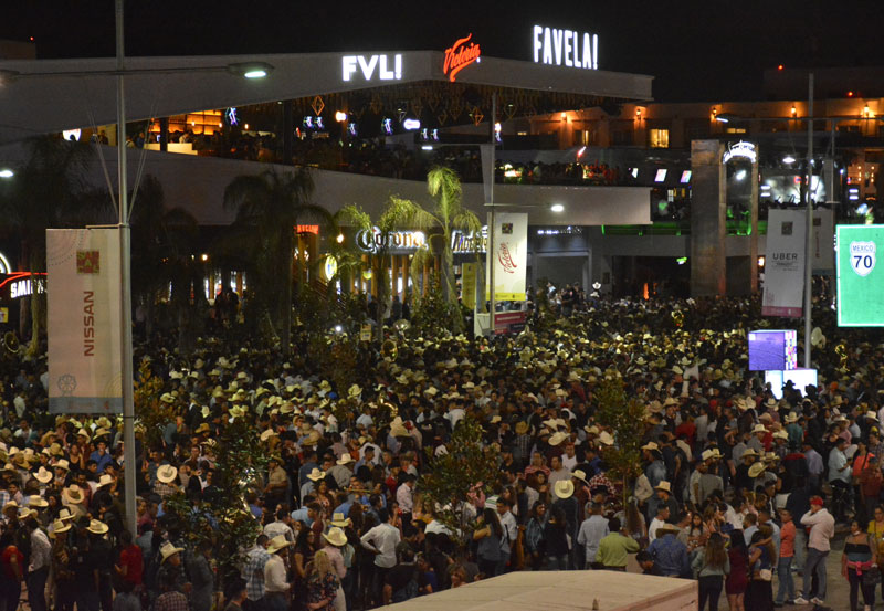 Hasta los permisos para comerciantes fueron revendidos en la FNSM: Sectur