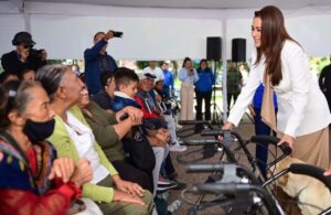 Tere y Aurora Jiménez entregan apoyos que devuelven movilidad e independencia a quienes mas lo necesitan