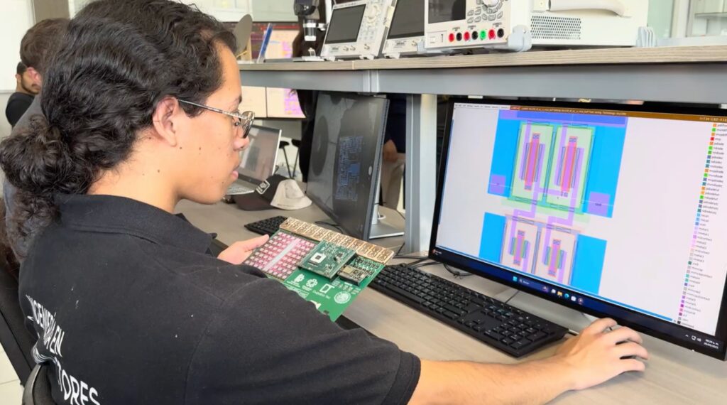 Aguascalientes impulsa nuevos perfiles profesionales: especialistas semiconductores